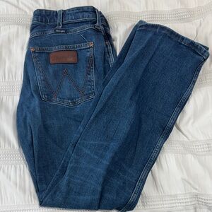 Wrangler Men's Classic Indigo Relaxed Jeans